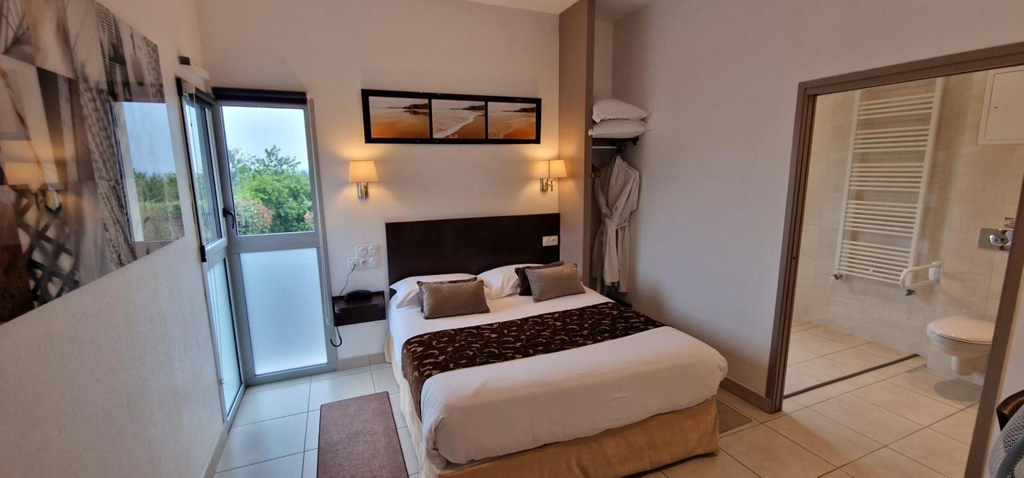 Double Room,1540920997:JPEG
